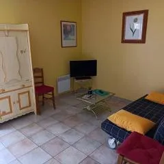 Anduze Gîte Les Pins au "Petit Clos des Cigales"