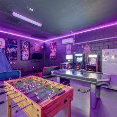 Disney Escape with Arcade, Pool and Themed Rooms!