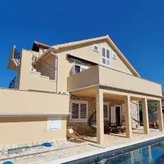 Family-friendly apartments with swimming pools Sabunike, Zadar - 20179