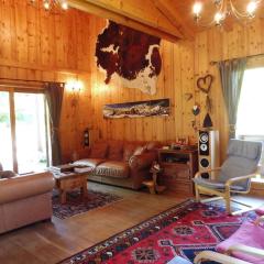 Chalet en bois 200m² à Crest-Voland - 4 chambres, mezzanine, 10-12 pers, proche pistes et centre - FR-1-595-78