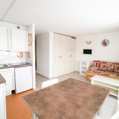 Proche commerces et pistes · Appartement lumineux avec balcon · 2 pièces pour 6 personnes - FR-1-502-503