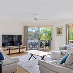 pet friendly - Views- Meters to the Beach & Anchorage Port Stephens
