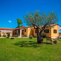 Villa Karin - Mediterranean Charm with Private Pool and Lush Waterfall Gardens