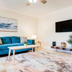 Intracoastal Oasis in a Prime Area w Pool and BBQ