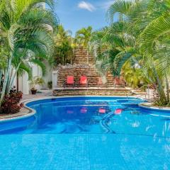 Lush Condo Pvt Rooftop Plunge Pool near 5th Ave