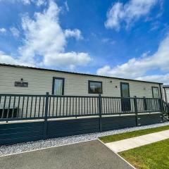 Modern Caravan With Large Decking Area And Wifi, Ref 60057ch