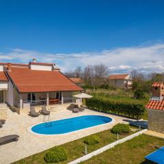 Family friendly house with a swimming pool Privlaka, Zadar - 21280