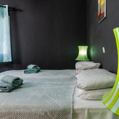 Suite - Sleeps 3 - Balcony - Pool - Parking