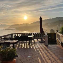 Amanecer en o mar, casa en Baiona con piscina