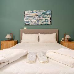 Contemporary 2 bedroom apt 5 min walk from Kissamos center