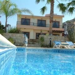 Three bedroom villa with private pool and landscaped garden close to the beach