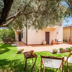 Siliqua House with Garden by Wonderful Italy