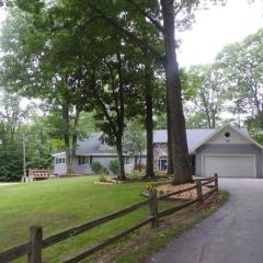 Peaceful Forested 5 Bedroom Near Lake Michigan sleeps up to 16