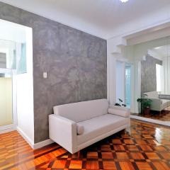 Adorável 2 quartos em predio ART-DECOR