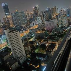 Omni Tower Sukhumvit Nana by Direct Rooms