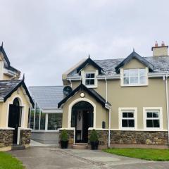 3 bedroomed house minutes' walk from Kenmare town