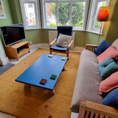 Pass the Keys Cheerful 2 bed home with garden near Exeter centre