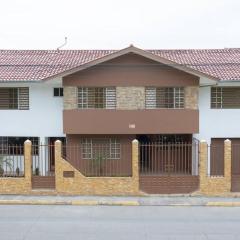 Cozy & Spacious House-Near the Centro