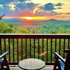 Amazing Views~Secluded Retreat~HotTub~GameRoom