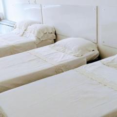 APARTAMENTO COPACABANA saleta, quarto grande com ar cond wi-fi a 2 qds da praia