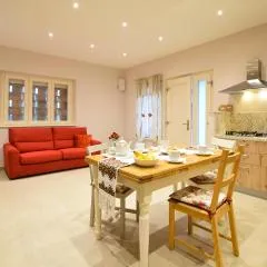 2 Bedroom Stunning Home In Camaiore
