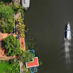 The Backwater Heritage -Unwind on tranquil Alleppey backwaters