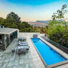 Icy Villa Lonavala - 4BHK Villa With Pool and Mountain View