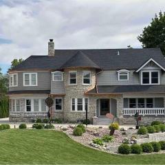 Historical Oscar Lofquist house in the heart of Des Moines