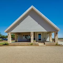 Lamesa Vacation Rental with Covered Patio and Fire Pit