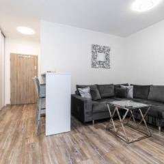 ALURE RESIDENCES 1 & 24h self check-in, free parking in front of the apartment building, new building, terrace, cafe with breakfast in the apartment building, next to the aqua park