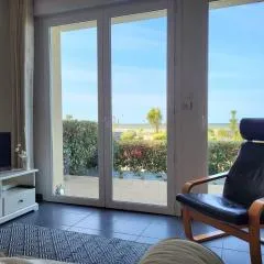 Appartement rez-de-jardin, front de mer, 4 pers, calme, wifi gratuit - FR-1-465-46