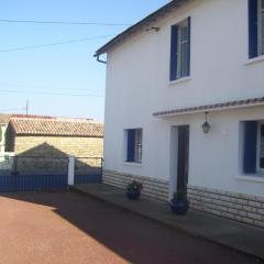 Lovely 4-Bed House in rural West France