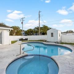 3 BR 2 Ba Pool Home GRILL Close to FLL MIA