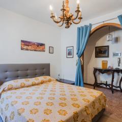 Lucca Historic Center Cozy Apartment!