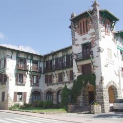 埃耶斯塔蘭II旅館