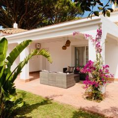 Villa Alemania Chalet Independiente con Piscina en Urbanización Roche Conil Cádiz Andalucía España