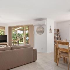 Walking Distance to Little Beach and Shoal Bay