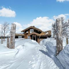 Awesome Home In Rn With Jacuzzi