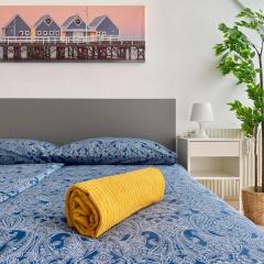 Rooftop Apartment with Free Parking & Balcony & AC