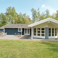 10 person holiday home in R rvig