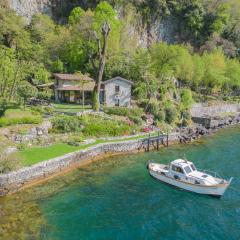 The Writer's Nest Waterfront Villa by Rent All Como