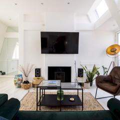 Stylish 2 bed flat with a roof terrace in Chelsea
