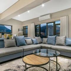 2 BD Penthouse in the heart of the Mother City