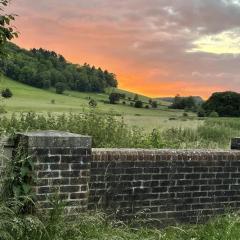 Gorgeous Cottage in Skirmett with Parking