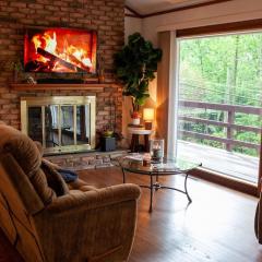 Modern Cabin With Hot Tub Grill Lake Beach Wineries Hiking Fishing And Hershey Park Family And Pet Friendly Superhosts On AB&B