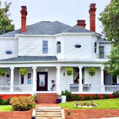 Simmons-Bond Inn Bed & Breakfast