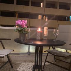 Tati's Parthenon apt 2bdr with balcony