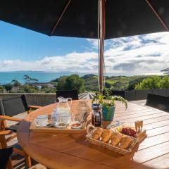 Luxury Lookout - Cable Bay Holiday Home