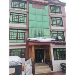 Hotel Ameera, Srinagar