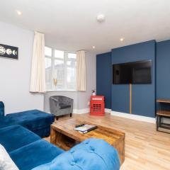 Spacious 2 bed Southville flat near Harbourside